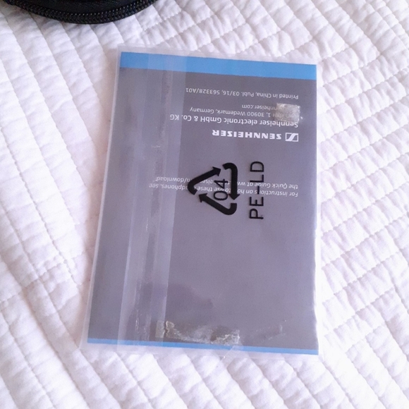 Klipsch Case & Sennheiser Pouch + Extras - Picture 7 of 7